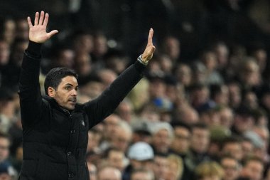 Mikel Arteta Premier Lig maçında Arsenal teknik direktörü Fulham Arsenal 'e karşı Craven Cottage, Londra, İngiltere, 18 Ekim 2025 