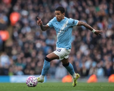 Manchester City 'den Savinho, Premier League maçında topu Manchester City ile Everton' a karşı Etihad Stadyumu, Manchester, İngiltere, 18 Ekim 2025 
