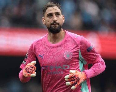 Manchester City kalecisi Gianluigi Donnarumma Premier Lig maçında Manchester City Everton 'a karşı Etihad Stadyumu, Manchester, İngiltere, 18 Ekim 2025 