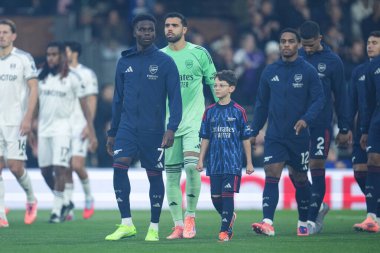 Arsenal 'den Bukayo Saka 18 Ekim 2025' te Craven Cottage, Londra, İngiltere 'de oynanan Premier League maçında Fulham Arsenal' e karşı oynadığı maçın öncesinde başladı. 