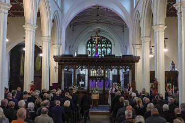 Cenaze töreni, Harold Dennis Dickie Bird 'ün 19 Ekim 2025' te Barnsley, İngiltere 'deki St. Mary Kilisesi' nde düzenlenecek. 