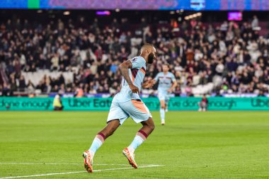 Brentford 'dan Igor Thiago, 20 Ekim 2025' te Londra 'daki Londra Stadyumu' nda oynanan Premier League maçında Premier League maçında 0-1 kazanma hedefini kutluyor.  
