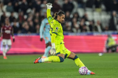 West Ham United kalecisi Alphonse Areola Premier League maçı sırasında Londra Stadyumu 'nda West Ham United Brentford' a karşı, 20 Ekim 2025 