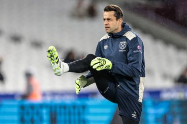 West Ham United kalecisi Lukasz Fabianski Premier League maçında ısınma turunda West Ham United Brentford 'a karşı Londra Stadyumu, Londra, İngiltere, 20 Ekim 2025 