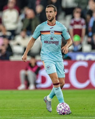 Brentford 'dan Jordan Henderson Premier League maçı sırasında West Ham United, Brentford' a karşı Londra Stadyumu, Londra, İngiltere, 20 Ekim 2025 