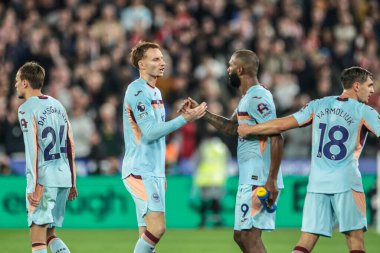 Brentford 'dan Igor Thiago, 20 Ekim 2025' te Londra 'daki Londra Stadyumu' nda oynanan Premier League maçında Premier League maçında 0-1 kazanma hedefini kutluyor. 