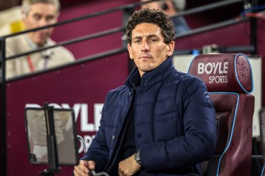 20 Ekim 2025 'te Londra Stadyumu' nda oynanan Premier League maçında Keith Andrews 'un teknik direktörü West Ham United, Brentford' a karşı. 