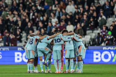 Brentford, 20 Ekim 2025 'te Londra Stadyumu' nda oynanan Premier League maçında West Ham United 'ın Brentford' a karşı oynadığı maçtan önce takım olarak bir araya geldi. 