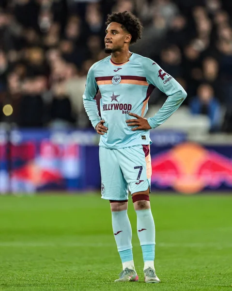 Brentford 'dan Kevin Schade Premier League maçı sırasında West Ham United, Brentford' a karşı Londra Stadyumu, Londra, İngiltere, 20 Ekim 2025 