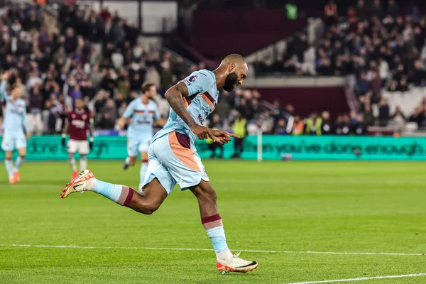 Brentford 'dan Igor Thiago, 20 Ekim 2025' te Londra 'daki Londra Stadyumu' nda oynanan Premier League maçında Premier League maçında 0-1 kazanma hedefini kutluyor. 