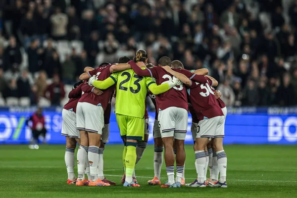 West Ham United, 20 Ekim 2025 'te Londra Stadyumu' nda oynanan Premier League maçında West Ham United ve Brentford maçında takım olarak bir araya geldi. 
