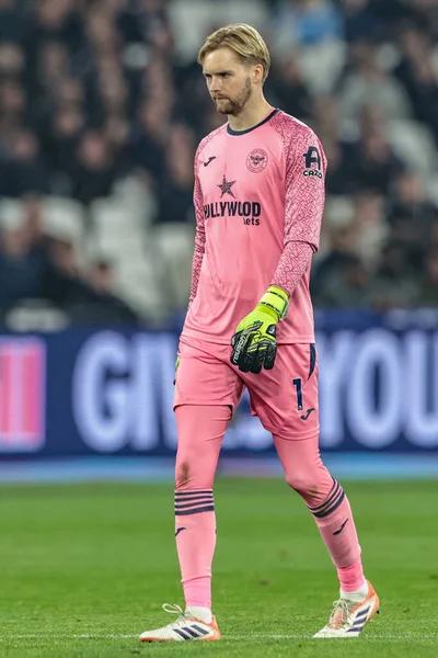 Brentford kalecisi Caoimhin Kelleher Premier Lig maçında West Ham United, Brentford 'a karşı Londra Stadyumu, İngiltere, 20 Ekim 2025  