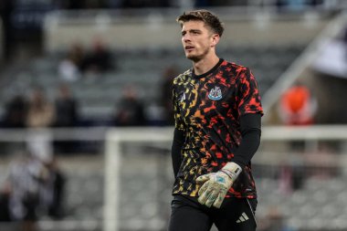 Newcastle kalecisi Nick Pope UEFA Şampiyonlar Ligi Maç Maçı 'nda maç öncesi ısınma oturumunda 8 Newcastle United' ın Benfica 'ya karşı St. James' s Park, Newcastle, İngiltere, 21 Ekim 2025 