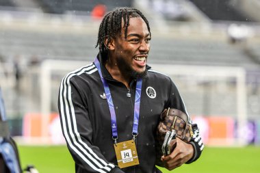 Newcastle United takımından Anthony Elanga, UEFA Şampiyonlar Ligi Maçı 'nda 8 Newcastle United ile Benfica maçında 21 Ekim 2025' te St. James 's Park, Newcastle' a geldi. 
