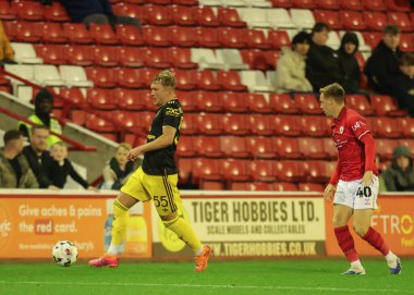 Manchester United 'dan Finley McAllister, Birleşik Krallık' ın Oakwell kentinde 21 Ekim 2025 tarihinde oynanan The Vertu Trophy Group D maçında Manchester United U21 'e karşı. 