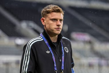 Newcastle United takımından Harvey Barnes, UEFA Şampiyonlar Ligi Maçı 'nda 8 Newcastle United ile Benfica maçında 21 Ekim 2025' te St. James 's Park, Newcastle' a geldi. 