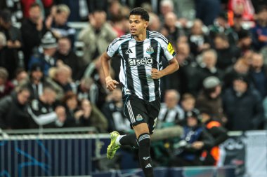 Newcastle United takımından William Osula, UEFA Şampiyonlar Ligi maçında 8 Newcastle United ile Benfica maçında 21 Ekim 2025 'te St. James' s Park, Newcastle 'da karşı karşıya geldi. 