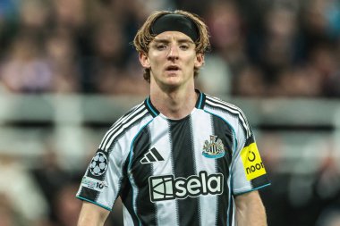 Newcastle United takımından Anthony Gordon, UEFA Şampiyonlar Ligi maçında 8 Newcastle United ile Benfica maçında 21 Ekim 2025 'te St. James' s Park, Newcastle 'da karşı karşıya geldi. 