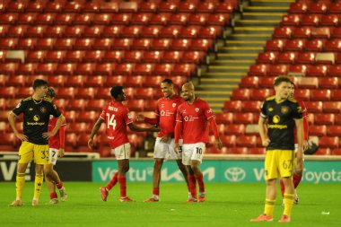 Barnsley 'den Jon Russell, 21 Ekim 2025' te Oakwell, Barnsley, Birleşik Krallık 'ta oynanan The Vertu Trophy Group D maçında 5-2' lik galibiyetini kutluyor. 