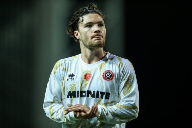 Sheffield United takımından Callum O 'Hare 21 Ekim 2025' te İngiltere 'nin Blackburn kentinde Ewood Park' ta oynanan Blackburn Rovers - Sheffield United maçında ısınıyor. 