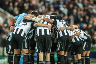 Newcastle, UEFA Şampiyonlar Ligi Maçı 'nda, 8 Newcastle United ile Benfica maçında, 21 Ekim 2025' te St. James 's Park, Newcastle, İngiltere' de bir araya geldi. 