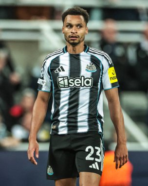 Newcastle United takımından Jacob Murphy, UEFA Şampiyonlar Ligi maçında 8 Newcastle United ile Benfica maçında 21 Ekim 2025 'te St. James' s Park, Newcastle 'da karşı karşıya geldi. 
