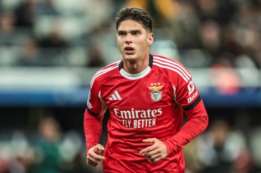 Benfica 'dan Heorhiy Sudakov UEFA Şampiyonlar Ligi Maçı sırasında 8 Newcastle United ile Benfica St. James' s Park, Newcastle, İngiltere, 21 Ekim 2025 