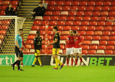 Barnsley 'den Neil Farrugia, İngiltere' nin Oakwell kentinde 21 Ekim 2025 'te oynanan Vertu Kupası D Grubu maçında 4-2' lik galibiyetini kutluyor. 