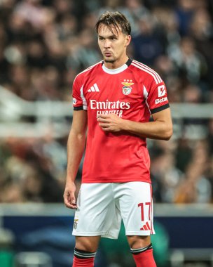 UEFA Şampiyonlar Ligi Maçı sırasında Benfica 'dan Amar Dediç, 8 Newcastle United' ın Benfica 'ya karşı St. James' s Park, Newcastle, 21 Ekim 2025 