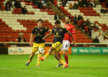 Manchester United takımından Diego Leon 21 Ekim 2025 'te Oakwell, Barnsley' de Manchester United U21 'e karşı oynanan The Vertu Trophy Group D maçında sahada. 