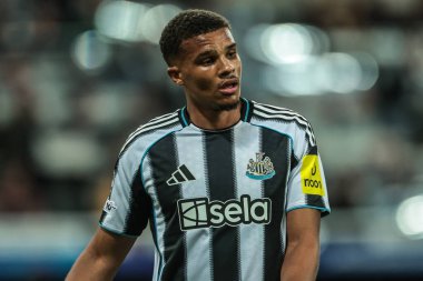 Newcastle United takımından Malick Thiaw, UEFA Şampiyonlar Ligi maçında 8 Newcastle United ile Benfica maçında 21 Ekim 2025 'te St. James' s Park, Newcastle 'da karşı karşıya geldi. 