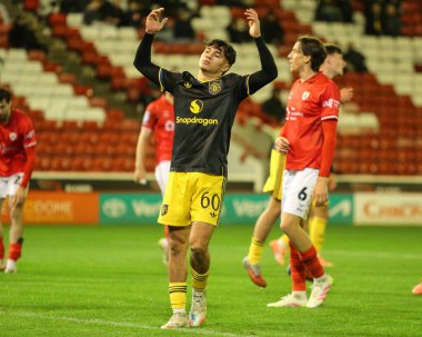 Manchester United takımından Gabriele Biancheri, Birleşik Krallık 'ın Oakwell kentinde oynanan The Vertu Trophy Group D maçında kaçırılan şansa tepki gösterdi. 