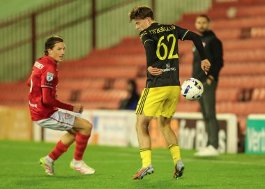 Manchester United takımından Jayce Fitzgerald, Birleşik Krallık 'ın Oakwell kentinde 21 Ekim 2025 tarihinde oynanan The Vertu Trophy Group D maçında Barnsley' e karşı Manchester United U21 'i izledi. 