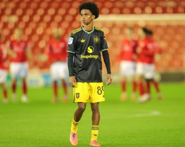 Manchester United takımından Yuel Helafu, The Vertu Trophy Group D maçında Barnsley, Manchester United U21 'e karşı Oakwell, Barnsley, Birleşik Krallık' ta 21 Ekim 2025 