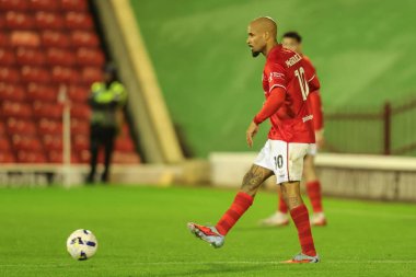Barnsley 'den David McGoldrick, 21 Ekim 2025' te Birleşik Krallık Oakwell 'de Manchester United U21' e karşı oynanan The Vertu Trophy Group D maçında pas verdi. 