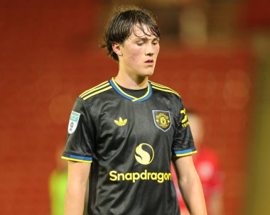 Manchester United 'dan Daniel Armer, The Vertu Trophy Group D maçında Barnsley, Manchester United U21' e karşı Oakwell, Barnsley, İngiltere, 21 Ekim 2025 