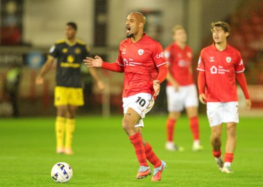 Barnsley 'den David McGoldrick, 21 Ekim 2025' te Birleşik Krallık Oakwell 'de Manchester United U21' e karşı oynanan The Vertu Trophy Group D maçında tepki gösterdi. 