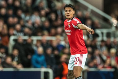 UEFA Şampiyonlar Ligi Maçı sırasında Benfica 'dan Richard Rios 8 Newcastle United' ın Benfica 'ya karşı St. James' s Park, Newcastle, 21 Ekim 2025  