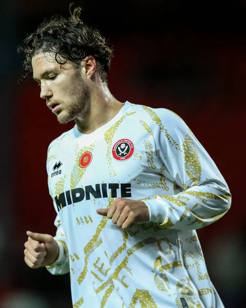 Sheffield United takımından Callum O 'Hare 21 Ekim 2025' te İngiltere 'nin Blackburn kentinde Ewood Park' ta oynanan Blackburn Rovers - Sheffield United maçında ısınıyor.  