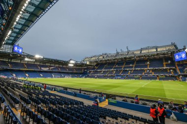 Stamford Köprüsü 'nün, UEFA Şampiyonlar Ligi' nin 3 / 8 Chelsea ve Ajax maçlarının önünde 22 Ekim 2025 'te Londra' daki Stamford Köprüsü 'nde genel bir görünümü  