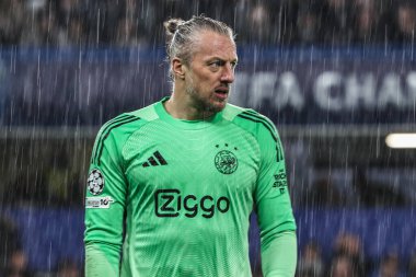 Ajax kalecisi Remko Pasveerduring the UEFA Şampiyonlar Ligi Maçı 3 of 8 Chelsea vs Ajax Stamford Bridge, Londra, 22 Ekim 2025 