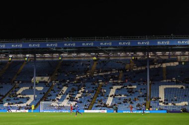 Taraftarlar Sheffield Wednesday 'in sahibi Dejphon Chansiri' yi 22 Ekim 2025 'te Hillsborough, Sheffield, İngiltere' de Çarşamba günü oynanan Sky Bet Şampiyonası maçında protesto ederken tribünler boş. 