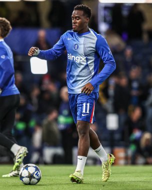 Chelsea 'den Jamie Gittens maç öncesi ısınma oturumunda UEFA Şampiyonlar Ligi Maçı' nda 8 Chelsea-Ajax maçında Stamford Bridge, Londra, Birleşik Krallık, 22 Ekim 2025 