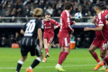 Liverpool 'dan Florian Wirtz, Almanya' nın Frankfurt şehrinde 22 Ekim 2025 'te oynanan 8 Eintracht Frankfurt maçında Liverpool' a karşı UEFA Şampiyonlar Ligi maçında serbest atış yaptı.