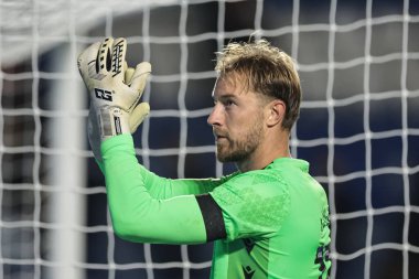 Sheffield Wednesday 'den Joe Lumley, 22 Ekim 2025' te Sheffield, Sheffield, Birleşik Krallık 'ta Çarşamba günü oynanan ve Middlesbrough' a karşı oynanan Sky Bet Şampiyonası final düdüğü sonrasında taraftarları alkışlıyor. 