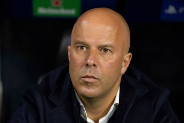 Arne Slot teknik direktörü UEFA Şampiyonlar Ligi Maçı sırasında 8 Eintracht Frankfurt Liverpool 'a karşı 22 Ekim 2025 Deutsche Bank Park, Frankfurt, Almanya 