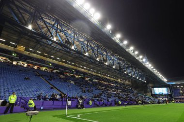 Taraftarlar Sheffield Wednesday 'in sahibi Dejphon Chansiri' yi 22 Ekim 2025 'te Hillsborough, Sheffield, İngiltere' de Çarşamba günü oynanan Sky Bet Şampiyonası maçında protesto ederken tribünler boş. 