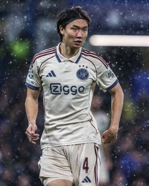 Ajax 'lı Ko Itakura UEFA Şampiyonlar Ligi Maçı sırasında Chelsea, Ajax' a karşı Stamford Köprüsü, Londra, 22 Ekim 2025 