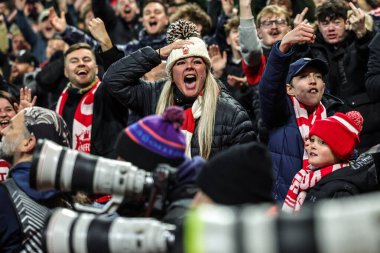 Nottingham Forest taraftarları UEFA Avrupa Ligi Maçı 'nda 8 Nottingham Ormanı' nın 3 'üncü maçında Porto' ya karşı City Ground, Nottingham, İngiltere, 23 Ekim 2025 