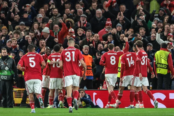 Nottingham Ormanı 'ndan Igor İsa, UEFA Avrupa Ligi Maçı' nda 2-0 kazanma hedefini kutluyor. 8 Nottingham Ormanı 'nın Porto' ya karşı oynadığı City Zound, Nottingham, İngiltere, 23 Ekim 2025 